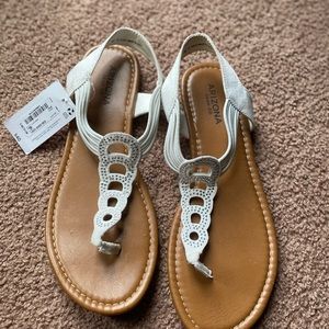Arizona sandals size 9 new